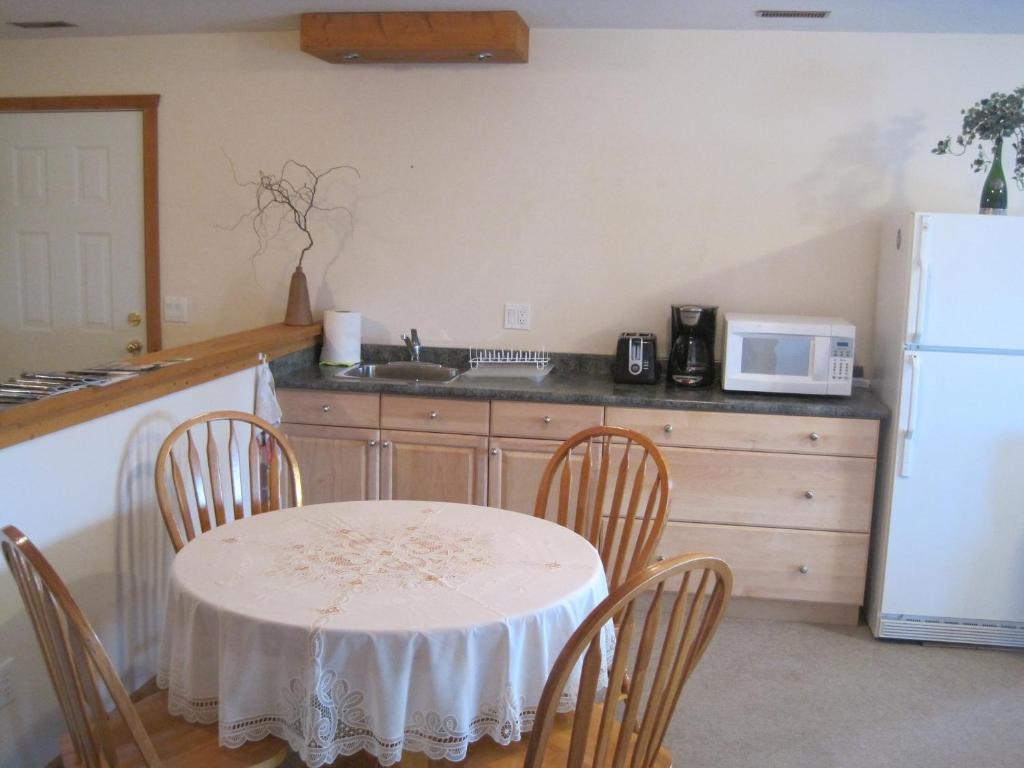 Wild Nature B&B Kelowna Habitación foto